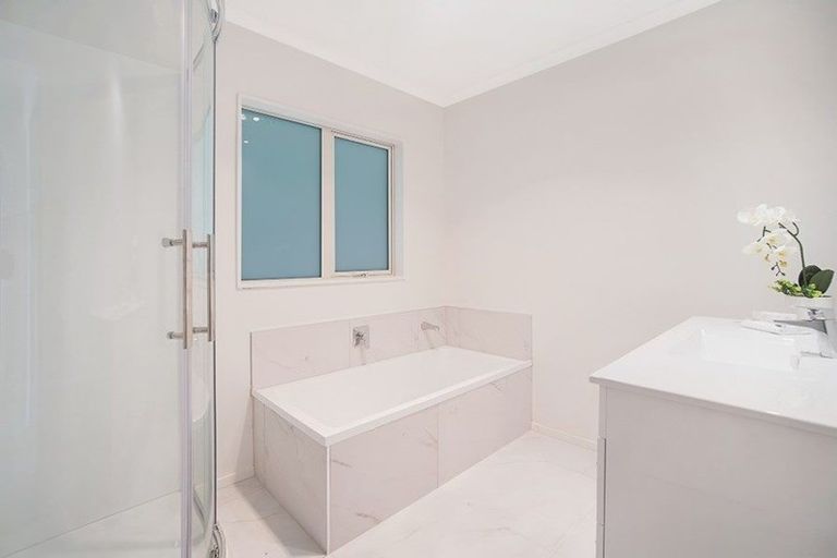 Photo of property in 16b Alexander Street, Cockle Bay, Auckland, 2014