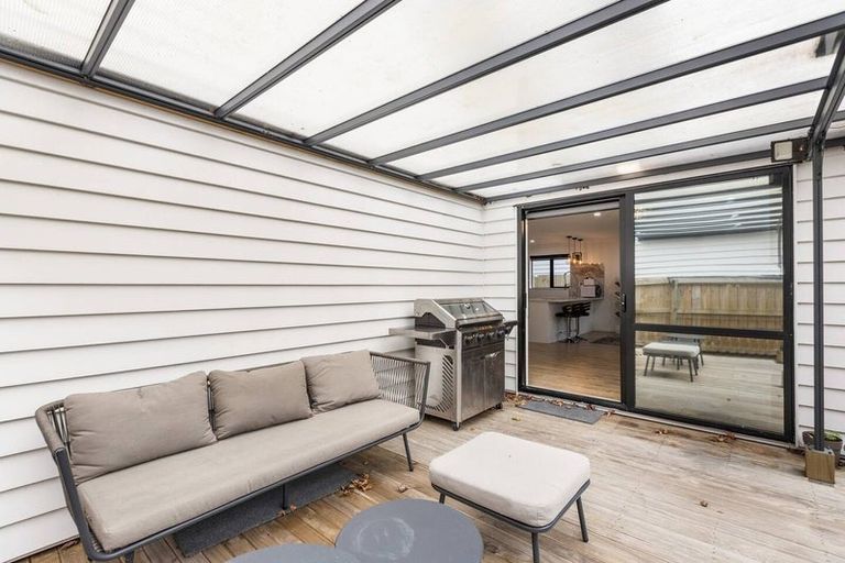 Photo of property in 8b Lynette Place, Mangere, Auckland, 2022