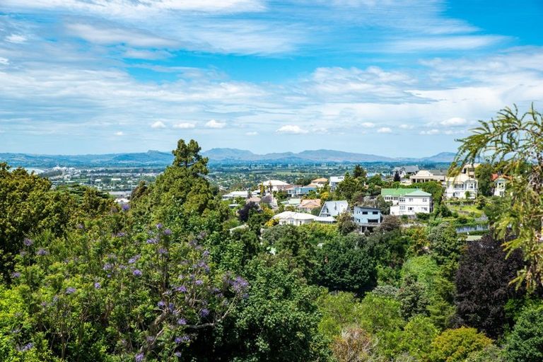 Photo of property in 18 Cobden Road, Bluff Hill, Napier, 4110