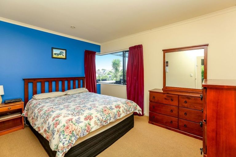 Photo of property in 10 Horizon Heights, Whalers Gate, New Plymouth, 4310