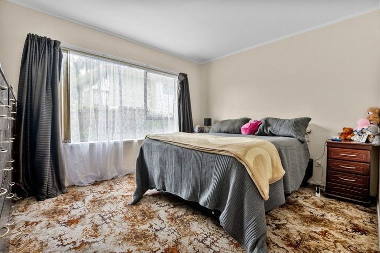 Photo of property in 2/99 Prince Regent Drive, Half Moon Bay, Auckland, 2012