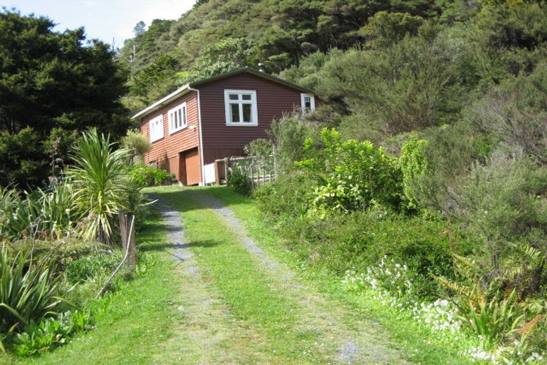 Photo of property in 18 Whatipu Road, Huia, Auckland, 0604