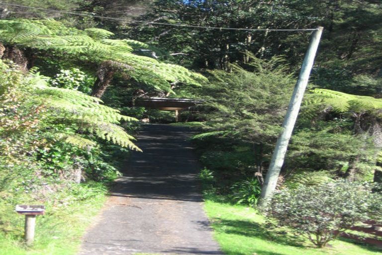 Photo of property in 201 Laingholm Drive, Laingholm, Auckland, 0604