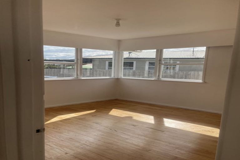 Photo of property in 12 Kohinoor Avenue, Mangere, Auckland, 2022