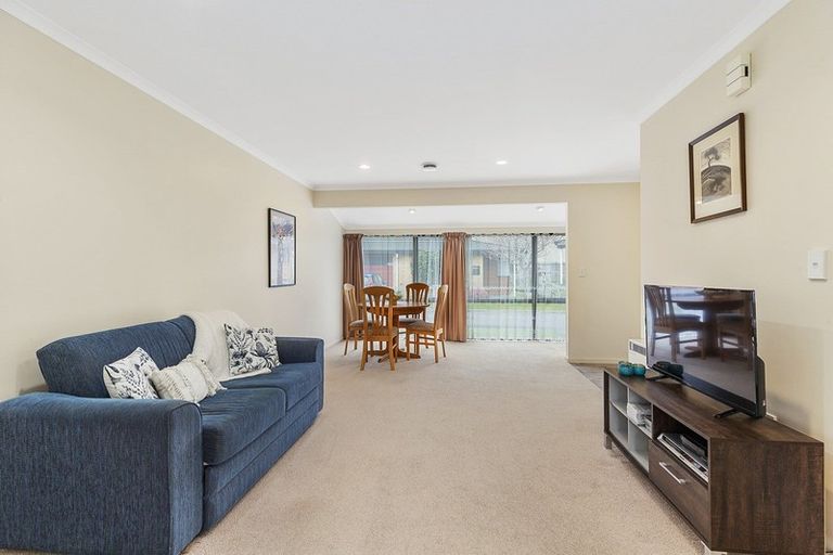 Photo of property in Redwood Village, 42/42 Main Road, Tawa, Wellington, 5028