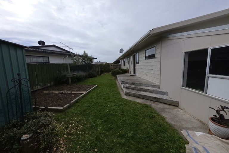 Photo of property in 5 Simcox Street, Otaki Beach, Otaki, 5512