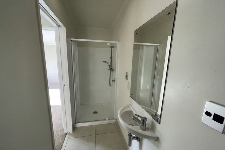 Photo of property in 65 Keri Vista Rise, Papakura, 2110