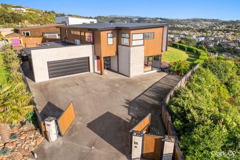 Photo of property in 131 Endeavour Drive, Whitby, Porirua, 5024