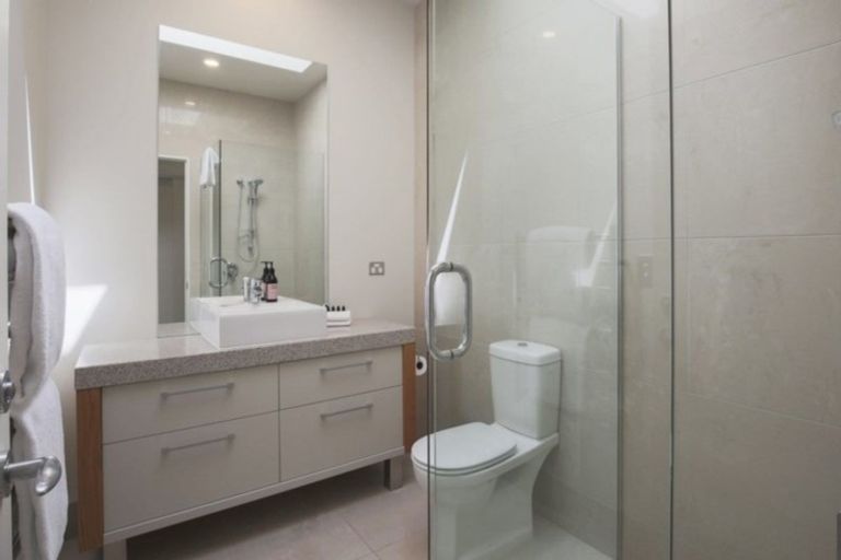 Photo of property in 2 Buckler Court, Jacks Point, Queenstown, 9371