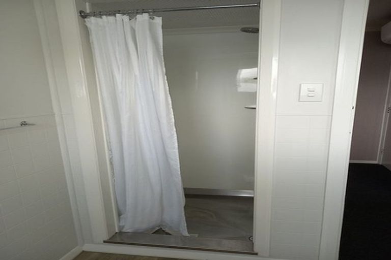 Photo of property in 3/6 Russell Street, Feilding, 4702