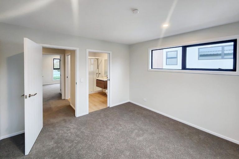 Photo of property in 6/31 Wainuiomata Road, Wainuiomata, Lower Hutt, 5014