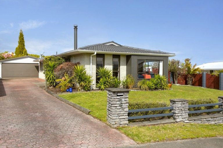 Photo of property in 2 Battersea Place, Richmond Heights, Taupo, 3330