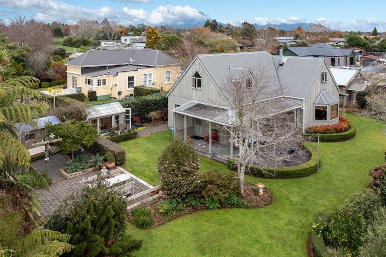 Photo of property in 5 Bosworth Street, Egmont Village, 4372