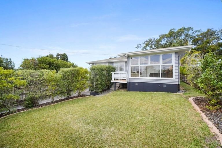 Photo of property in 1/8 Arrow Road, Forrest Hill, Auckland, 0620