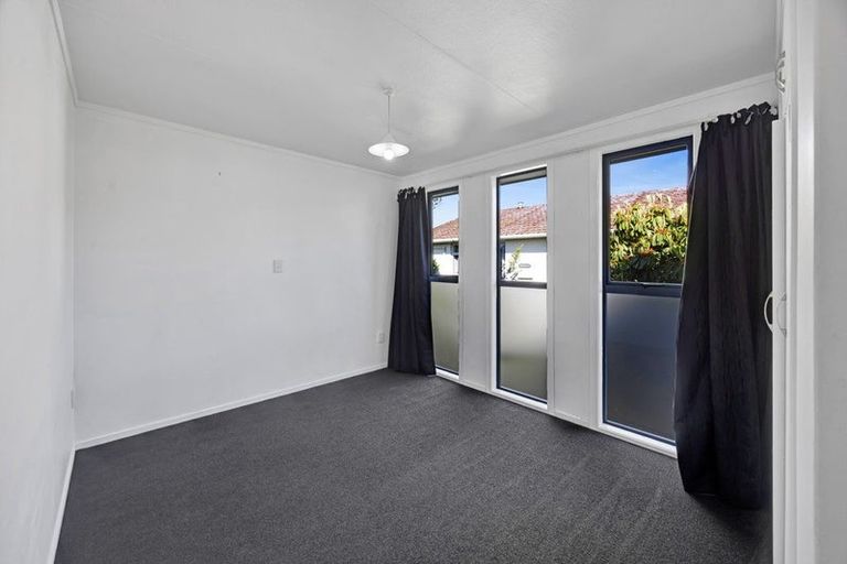 Photo of property in 37 Kamahi Avenue, Hawera, 4610