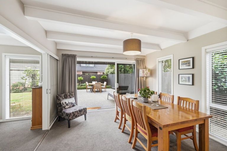 Photo of property in 6 Dunrobin Place, Avonhead, Christchurch, 8042