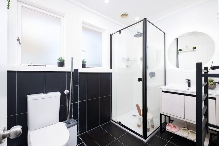 Photo of property in 116 Ennis Avenue, Pakuranga Heights, Auckland, 2010