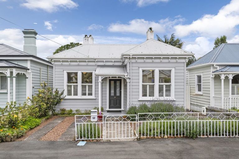 Photo of property in 13 Anne Street, Devonport, Auckland, 0624