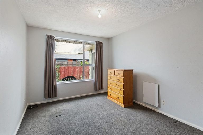 Photo of property in 2/272 Main North Road, Redwood, Christchurch, 8051