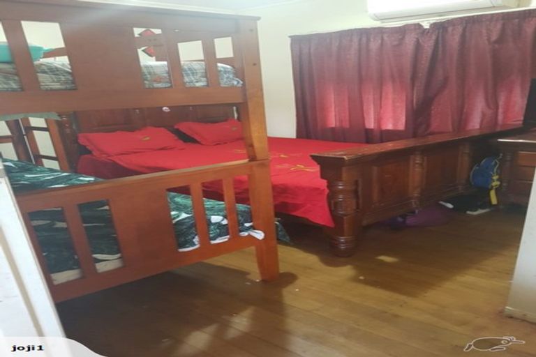 Photo of property in 1/4 Roseburn Place, Pakuranga, Auckland, 2010