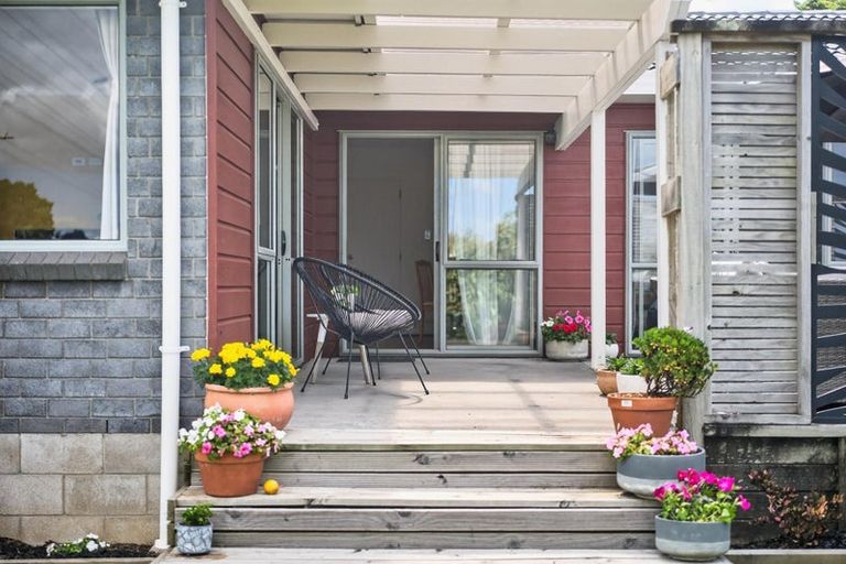 Photo of property in 23 Faram Place, Massey, Auckland, 0614