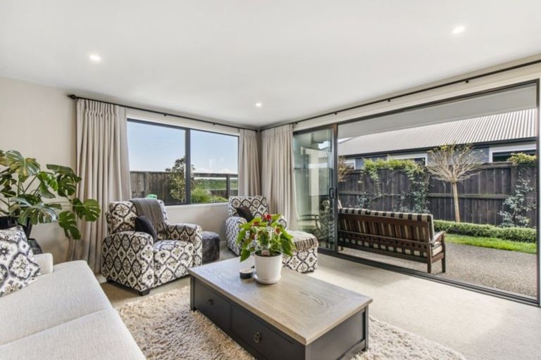 Photo of property in 6 Franks Way, Papamoa Beach, Papamoa, 3118