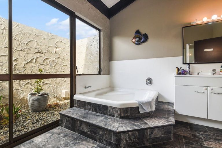 Photo of property in 19 Neri Crescent, Pomare, Rotorua, 3015