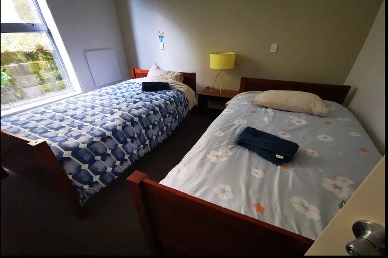 Photo of property in 73 Tiketike Way, Brooklyn, Wellington, 6021