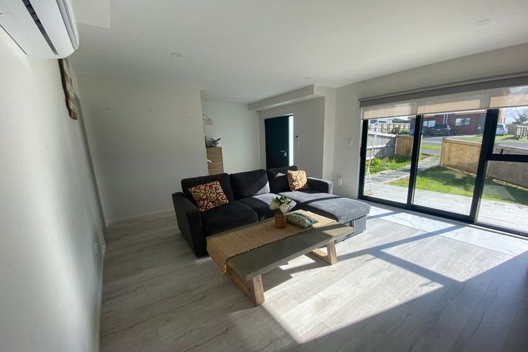 Photo of property in 7b Poruru Close, Papakura, 2110