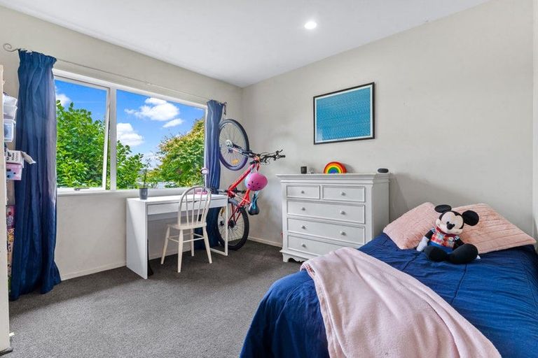 Photo of property in 57a Lavery Place, Sunnynook, Auckland, 0632