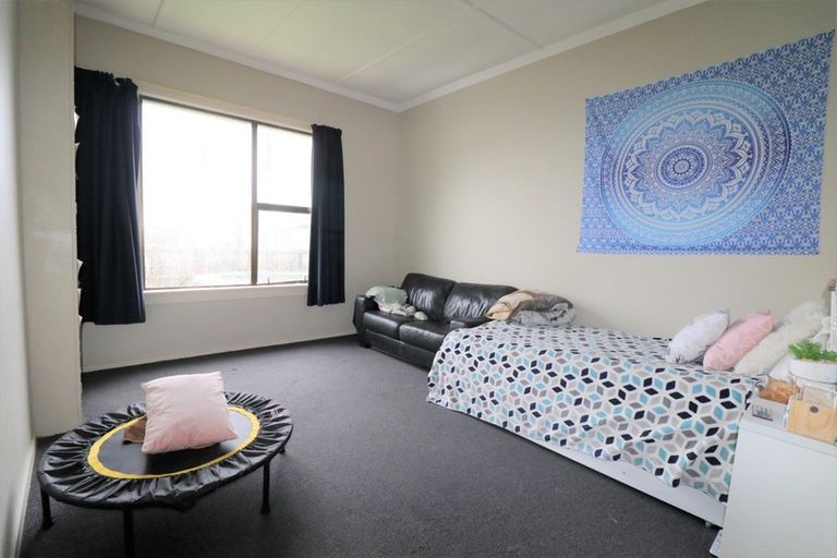 Photo of property in 16 Charles Street, Grasmere, Invercargill, 9810