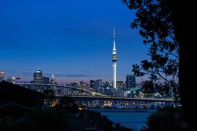 Photo of property in 32a Hinemoa Street, Birkenhead, Auckland, 0626