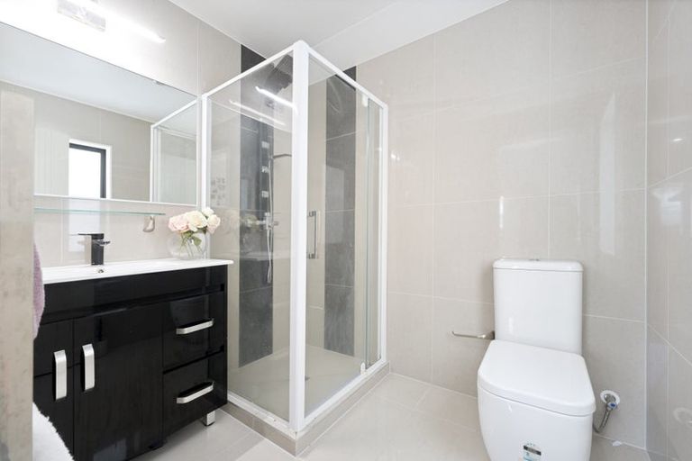 Photo of property in 5 Dhaka Lane, Ranui, Auckland, 0612