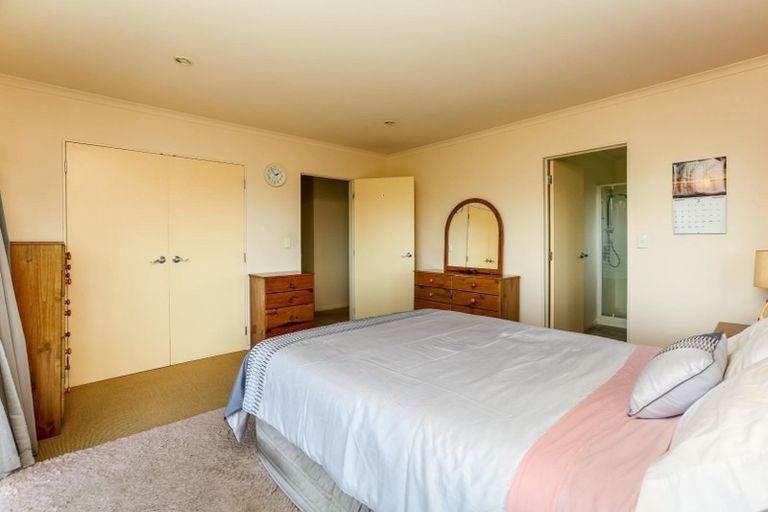 Photo of property in 10 Horizon Heights, Whalers Gate, New Plymouth, 4310