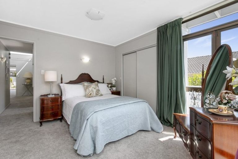 Photo of property in 2/21 Prince Regent Drive, Half Moon Bay, Auckland, 2012