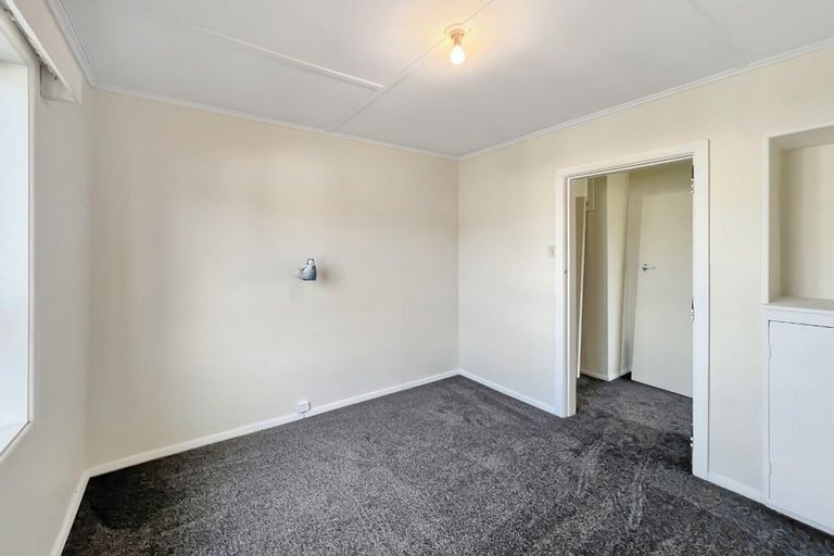 Photo of property in 27 Wainuiomata Road, Wainuiomata, Lower Hutt, 5014