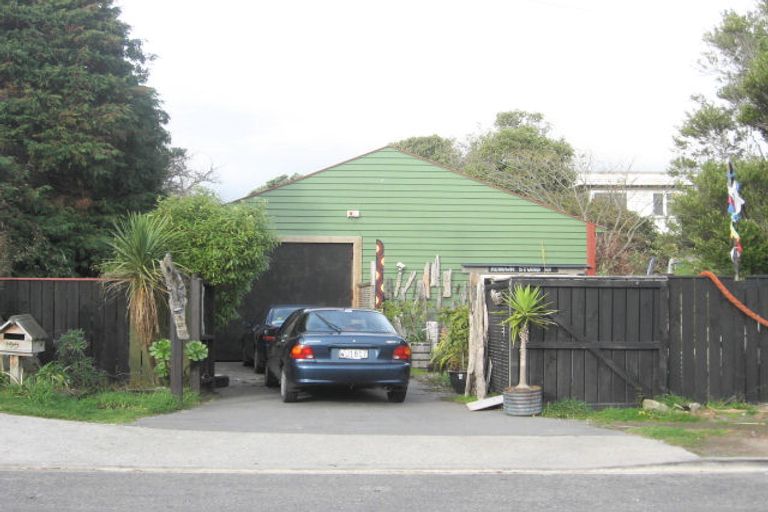Photo of property in 100 Renown Road, Raumati South, Paraparaumu, 5032