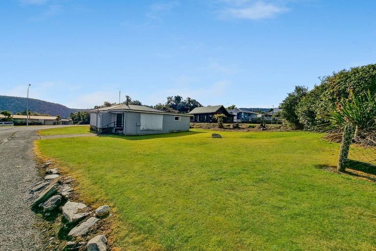 Photo of property in 13 Main Road, Fox Glacier, 7886