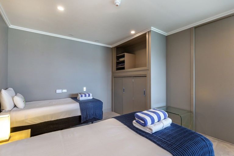 Photo of property in 2/225 Lake Terrace, Waipahihi, Taupo, 3330