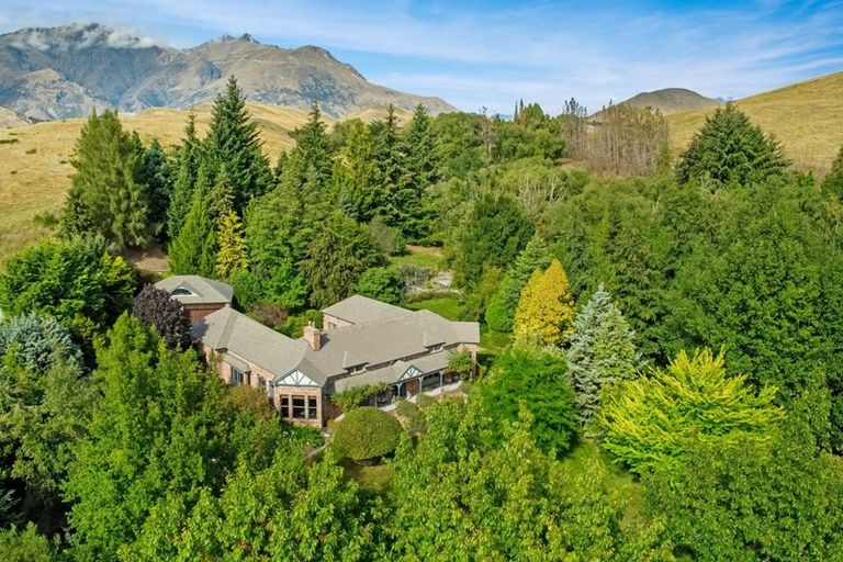 Photo of property in 8 Rutherford Road, Lake Hayes, Queenstown, 9371