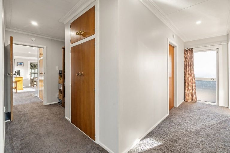 Photo of property in 1 Kinmont Crescent, Kinmont Park, Mosgiel, 9024