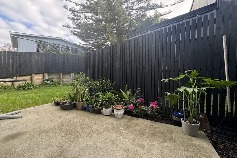 Photo of property in 7/37 Camelot Place, Glenfield, Auckland, 0629