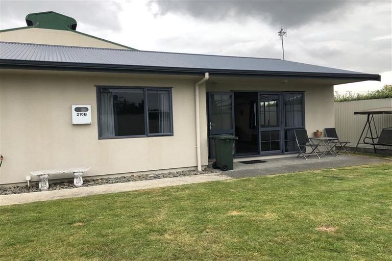 Photo of property in 210b Mcleod Street, Camberley, Hastings, 4120