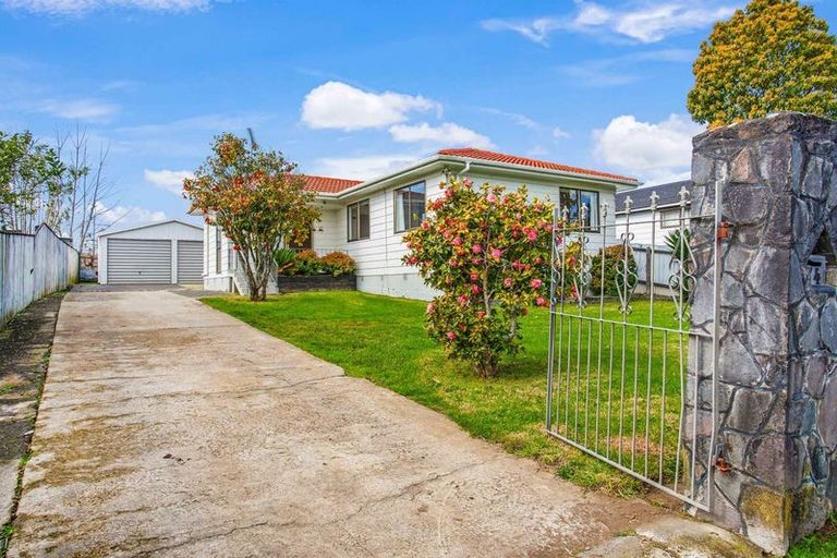 Photo of property in 73 Marendellas Drive, Bucklands Beach, Auckland, 2014