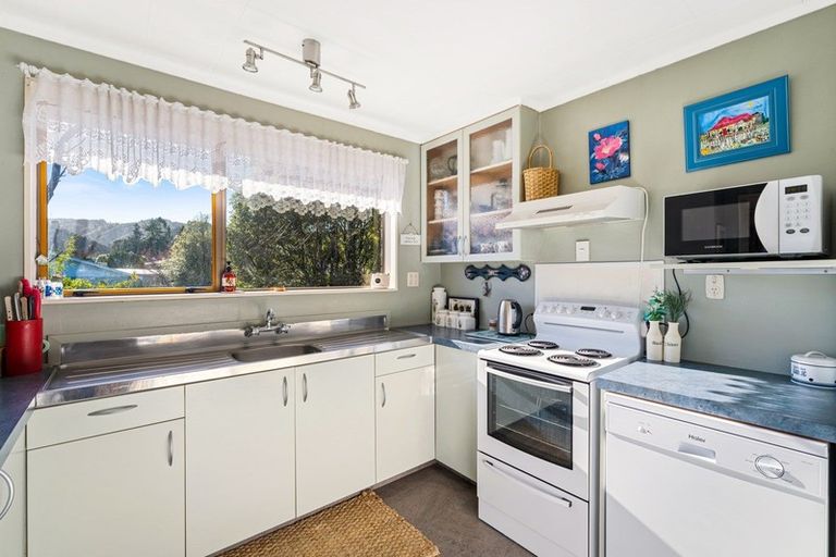 Photo of property in 1/21 Roband Crescent, Brown Owl, Upper Hutt, 5018