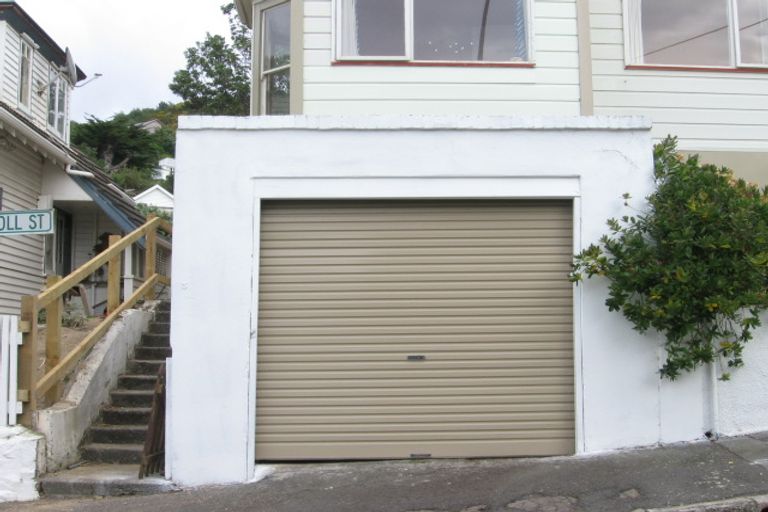 Photo of property in 3-5 Knoll Street, Island Bay, Wellington, 6023