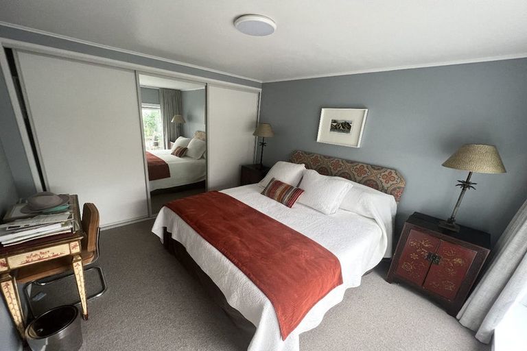 Photo of property in Kingsgate Flats, 10 Austin Street, Mount Victoria, Wellington, 6011