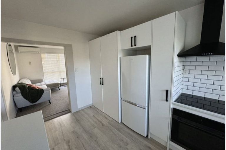 Photo of property in 2/32 Mona Vale Avenue, Riccarton, Christchurch, 8011