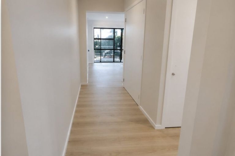Photo of property in 11 Kinnel Grove, Papakowhai, Porirua, 5024