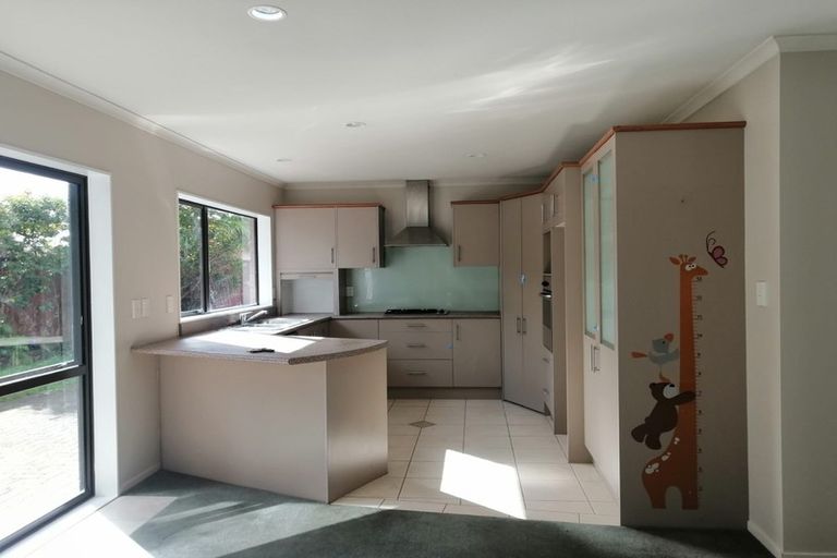 Photo of property in 52 Brookwood Drive, Henderson, Auckland, 0612